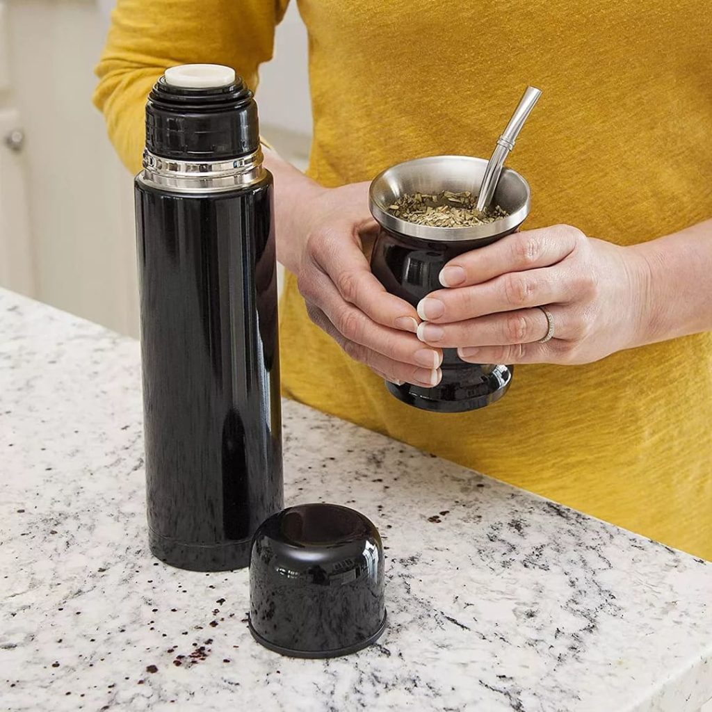 Termos con tapón hermético de botón